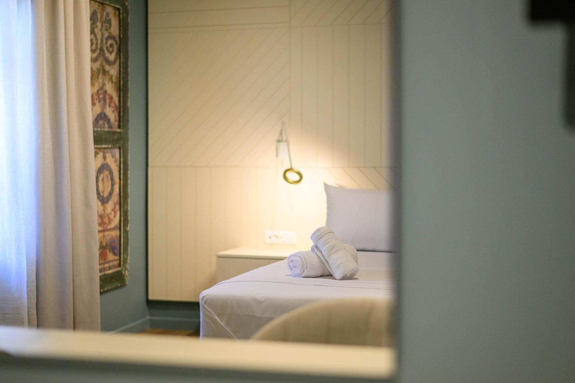 Blueblood - The Rooms Kalamata Bagian luar foto