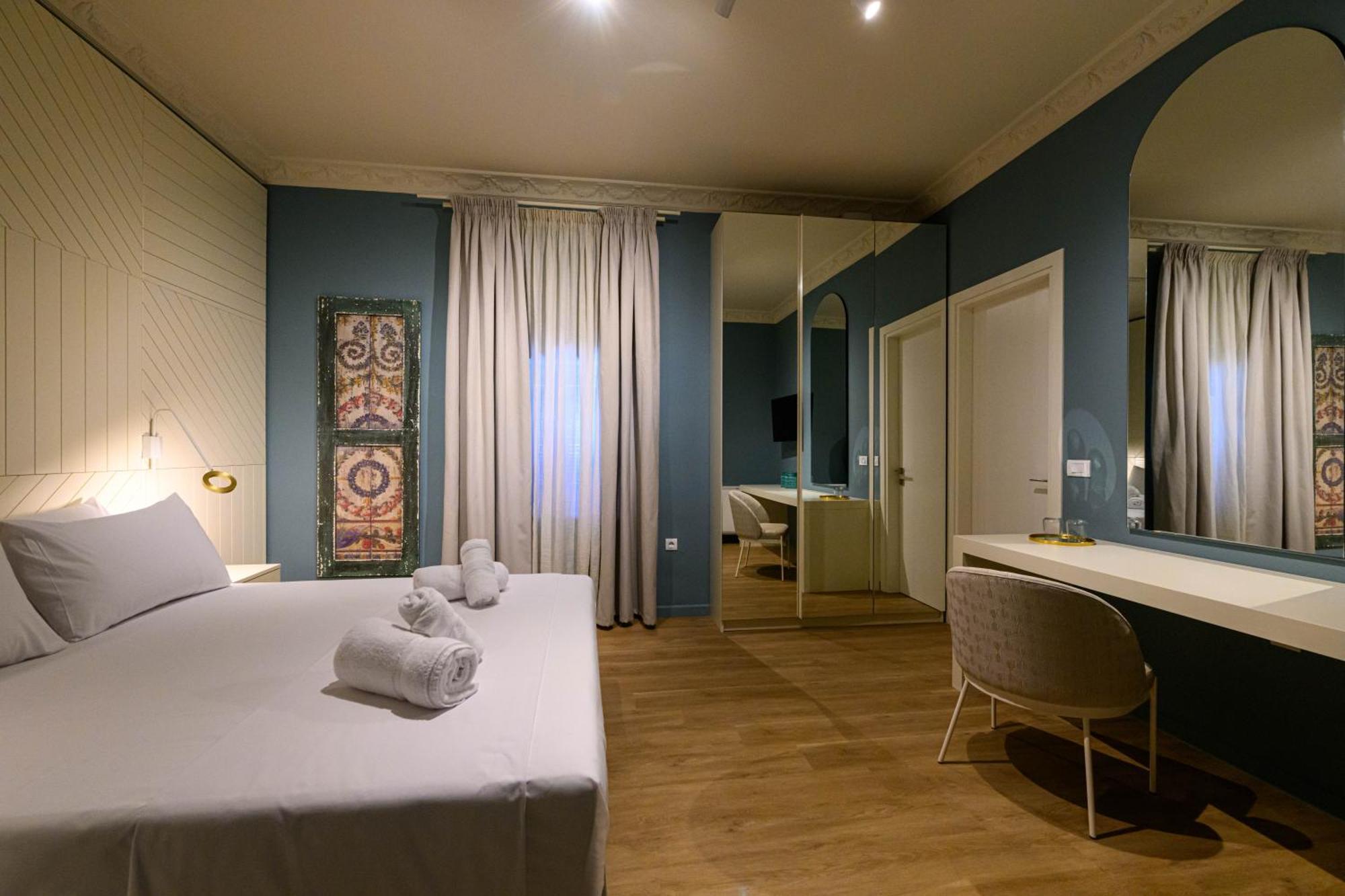Blueblood - The Rooms Kalamata Bagian luar foto