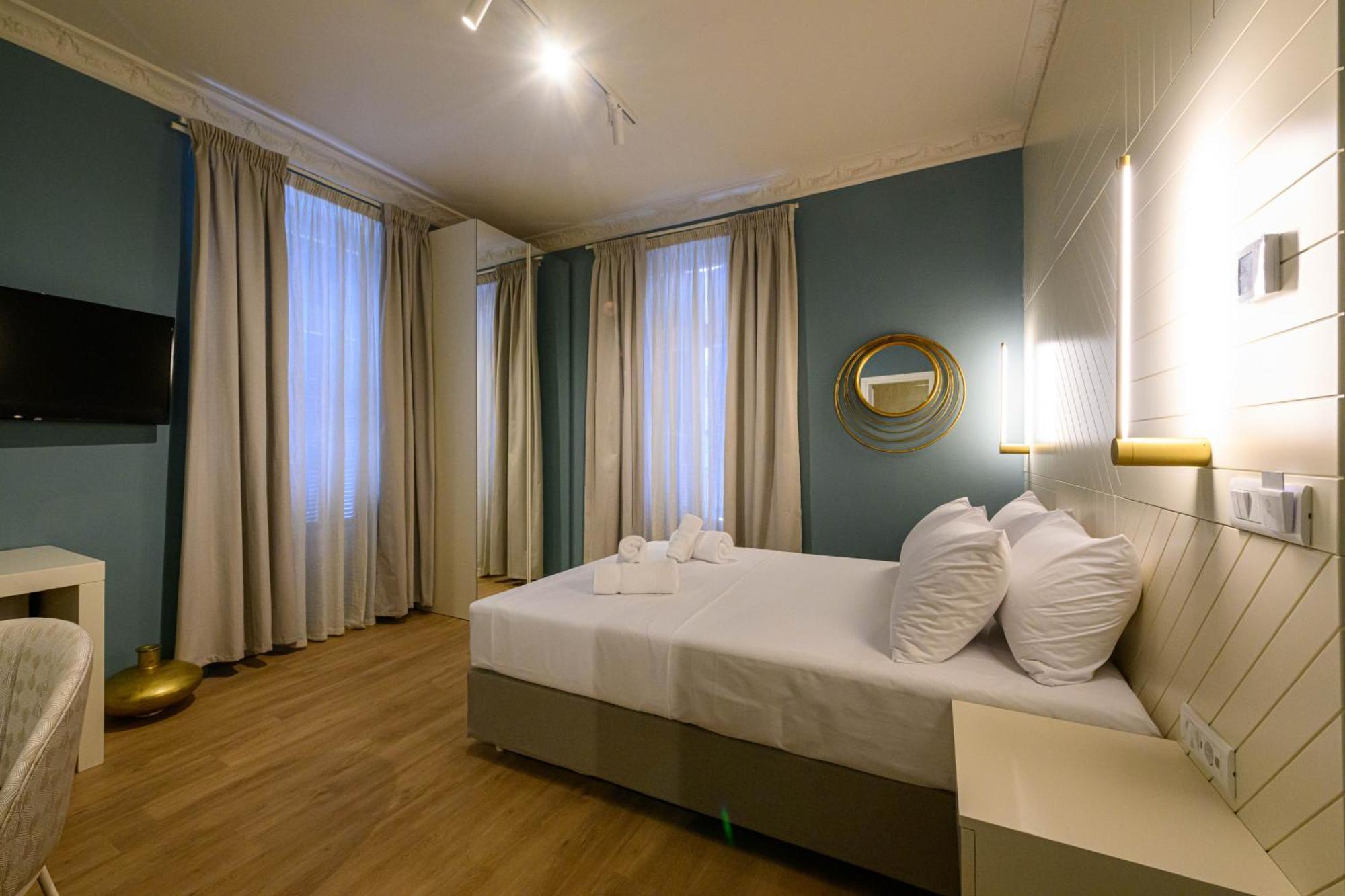 Blueblood - The Rooms Kalamata Bagian luar foto