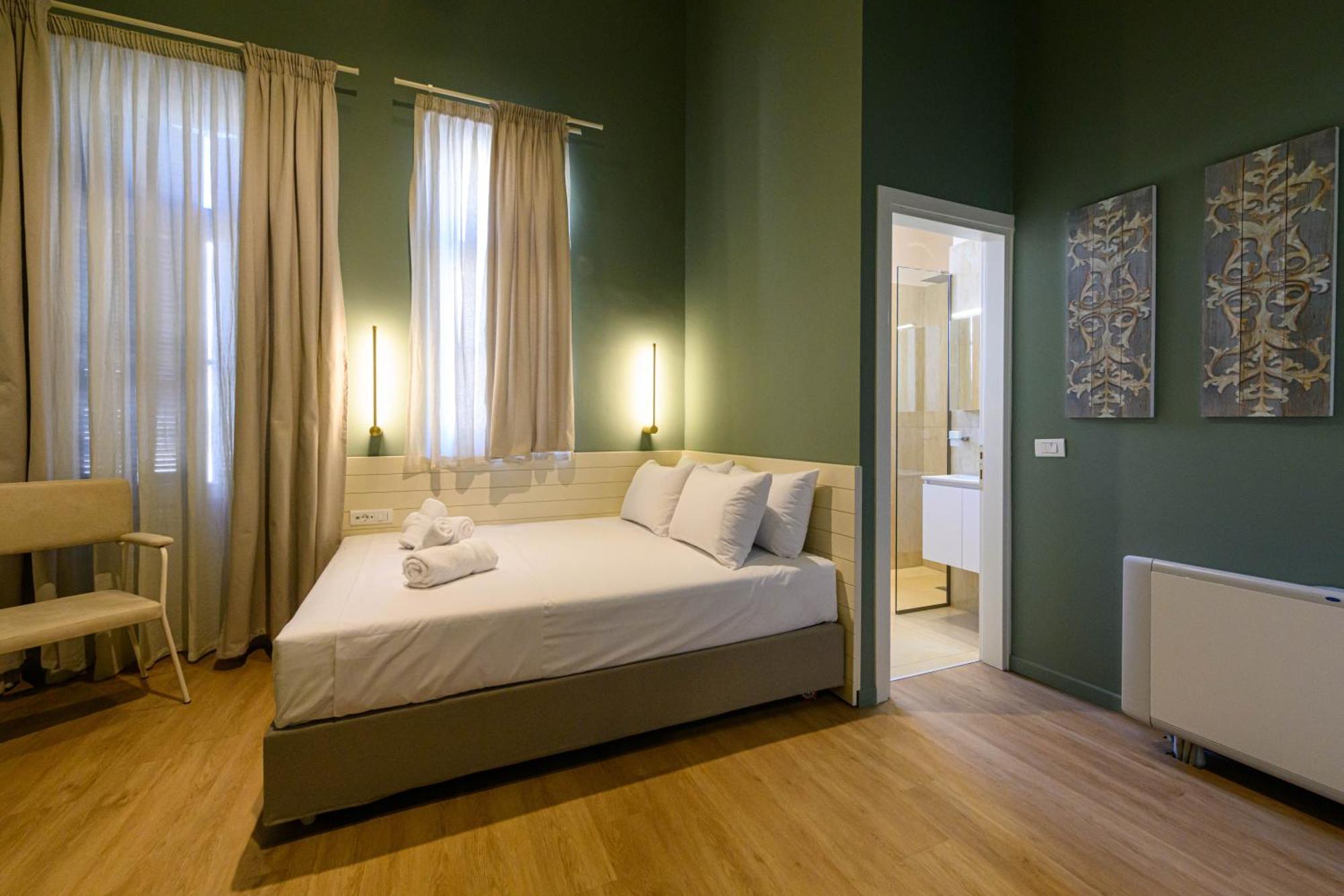 Blueblood - The Rooms Kalamata Bagian luar foto