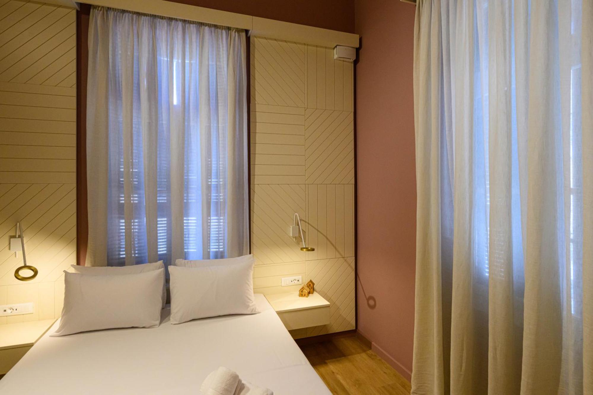 Blueblood - The Rooms Kalamata Bagian luar foto
